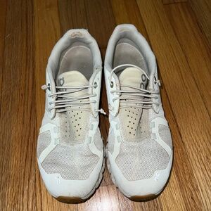 On Cloud Women's Cloud 5 Shoes in Pearl/White Size 7.5M